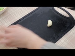 Kokulu baharatlı ekşi fasulye tadı Vermicelli ve zengin malzemeleri olan anlık erişte çorbası