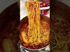 12 Aylık raf ömrü Kore sosisi sıcak tavuk erişte gerçek Kore lezzeti anlık erişte