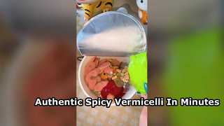 Baharatlı Çin Tatlı Patates Erişte Hızlı Yemek