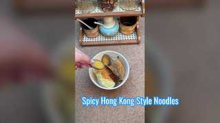 Baharatlı Hong Kong Usulü Erişte Erişte Hızlı Yemek