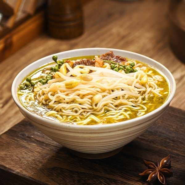 En iyi anlık erişte ve vermicelli seçeneğini menüde deneyin Rattan biber kaynatılmış balık tadı