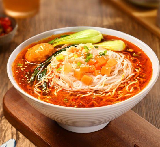 185g*12 Instant erişte ve vermicelli Fıçı Mükemmel bir baharat ve yumurta bileşenleri kombinasyonu