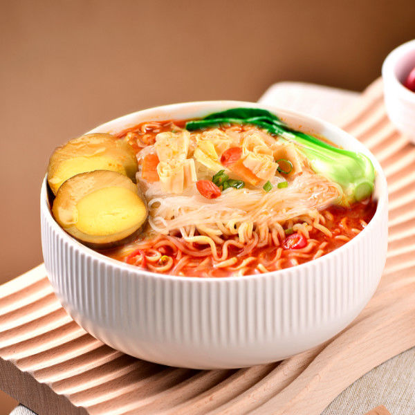 200g*12 Vermicelli ve Instant Noodles Geleneksel Instant Noodles ile yumurta farklı bir tat deneyimi
