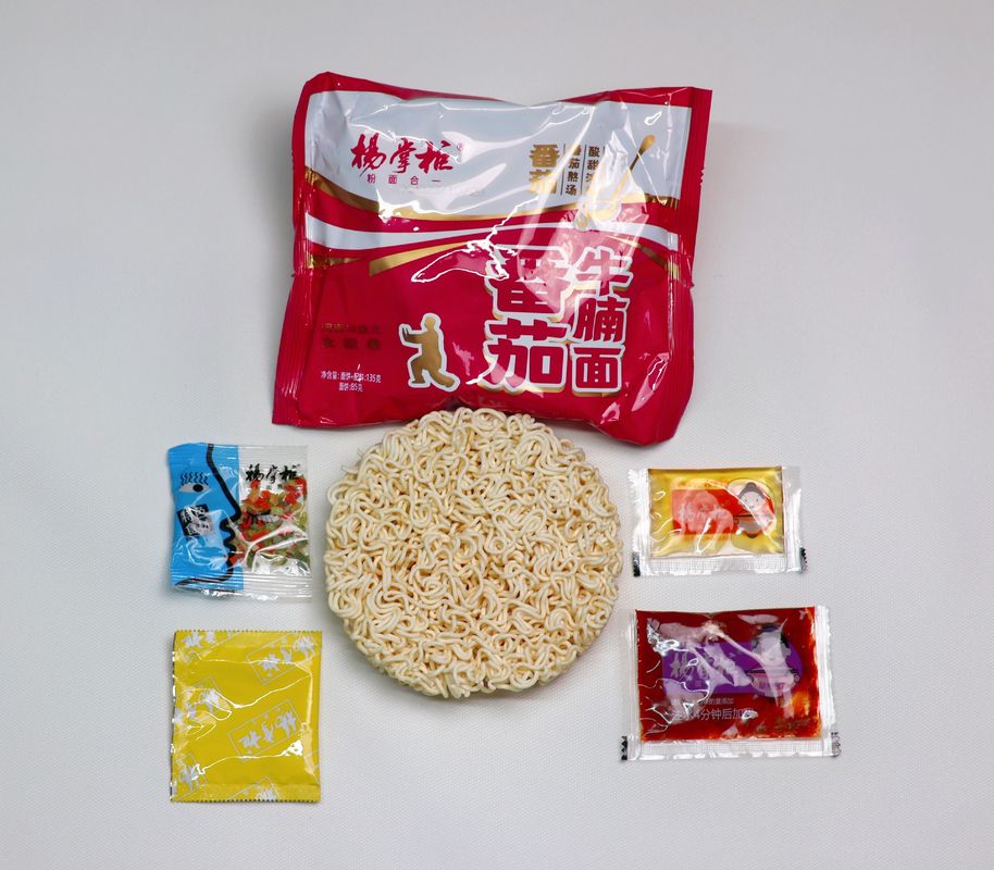 Instant Noodles 129g*24 Sos İçerikleri Kaynar Suyla Yemek Yapma Yöntemleri Hızlı B2B İşlemleri İçin