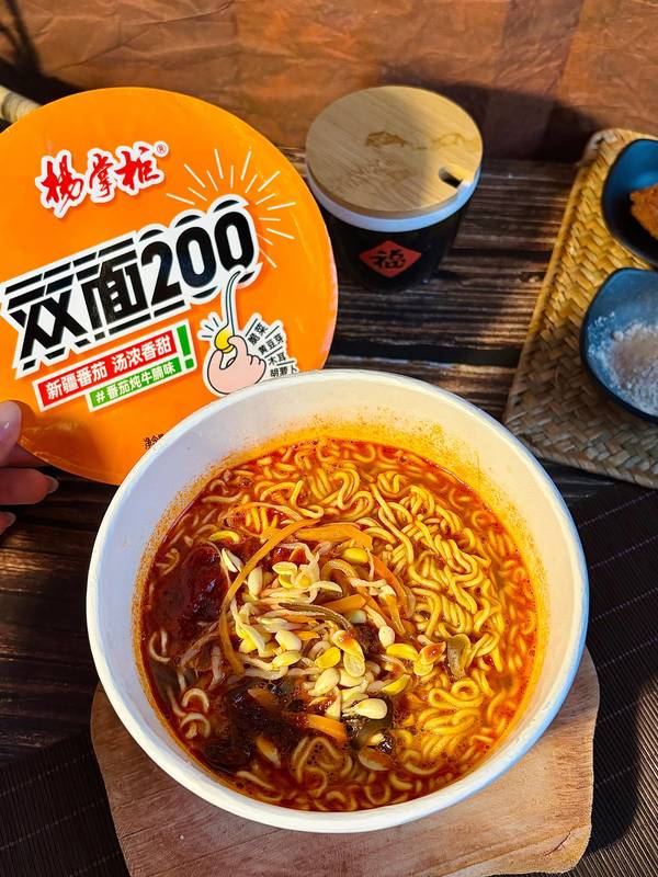 Acı Seviyesi Yüksek Acısız Hazır Noodle 204g*12 Koli Ambalajı Ürünler İçin 12 Ay Raf Ömrü
