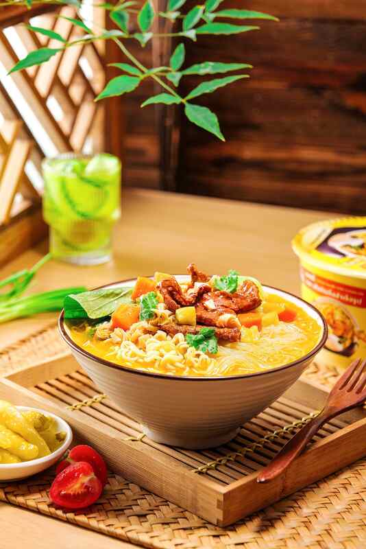 Acı Kup Noodle 89g 12'li Paket Anında Hazır Noodle Raf Ömrü 12 Ay Perakendeciler, Restoranlar ve Yiyecek Hizmetleri İçin İdeal